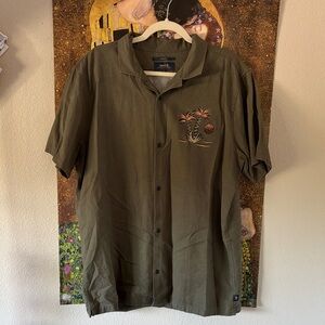 Men’s Olive Sahara Embroidered Short Sleeve Shirt